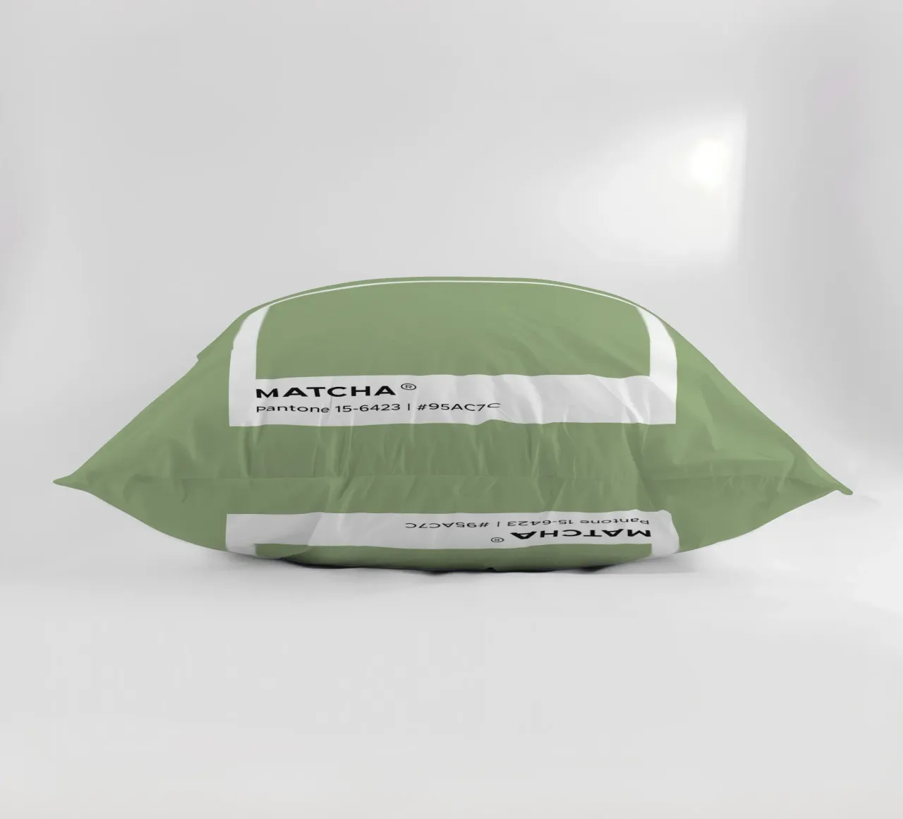 Matcha Pantone cuscino da Paigaam Studio