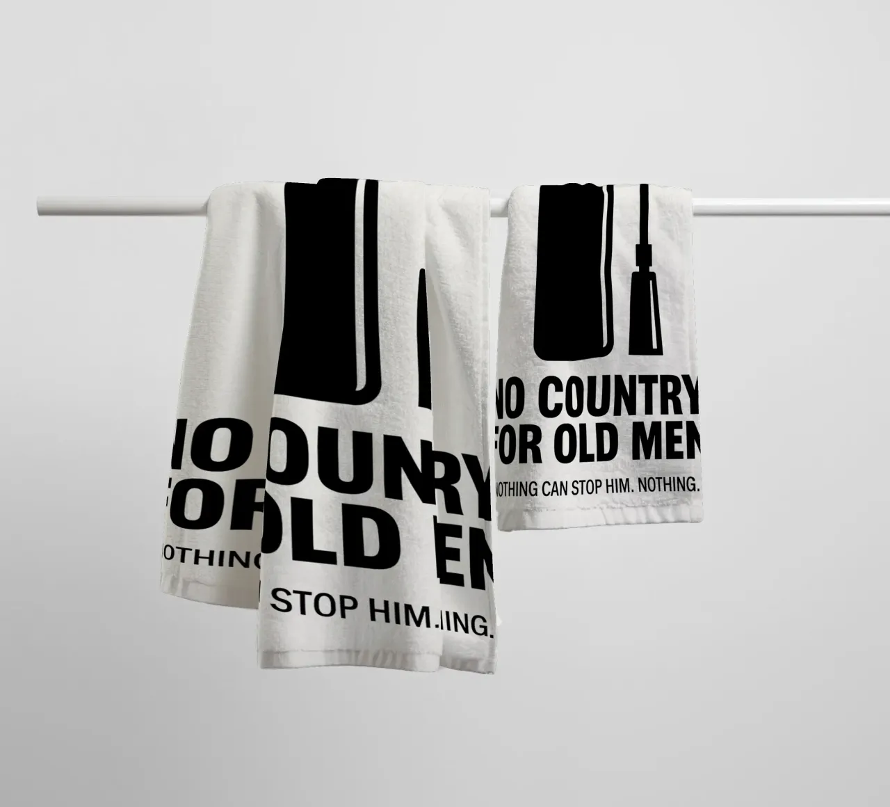 No Country For Old Men Print asciugamano da bagno da MoviesArt