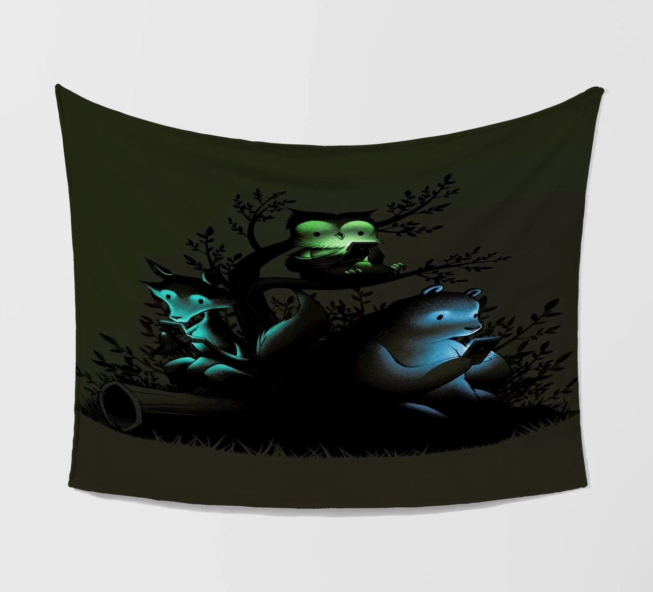 Connecting With The Forest Animals Using Phones coperta in pile da Tobe Fonseca
