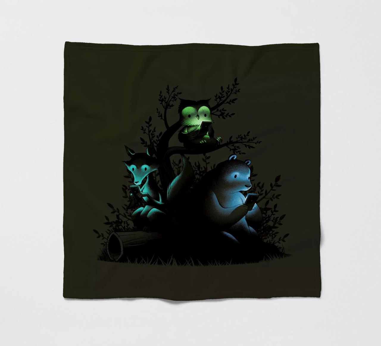 Connecting With The Forest Animals Using Phones coperta in pile da Tobe Fonseca