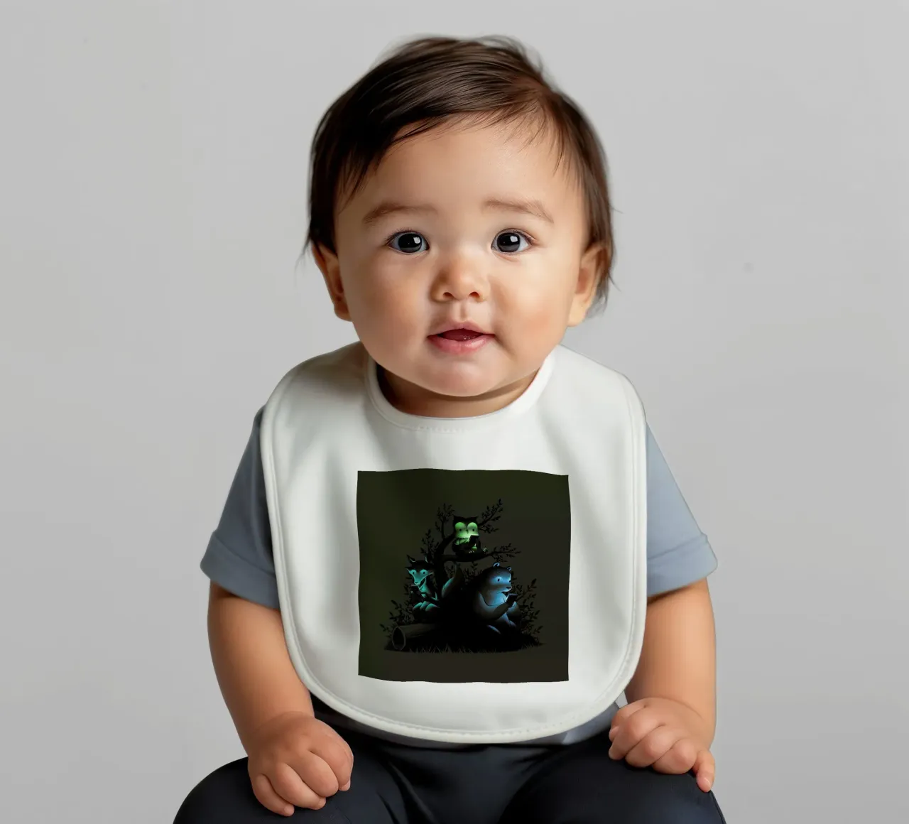 Connecting With The Forest Animals Using Phones bavaglino da Tobe Fonseca