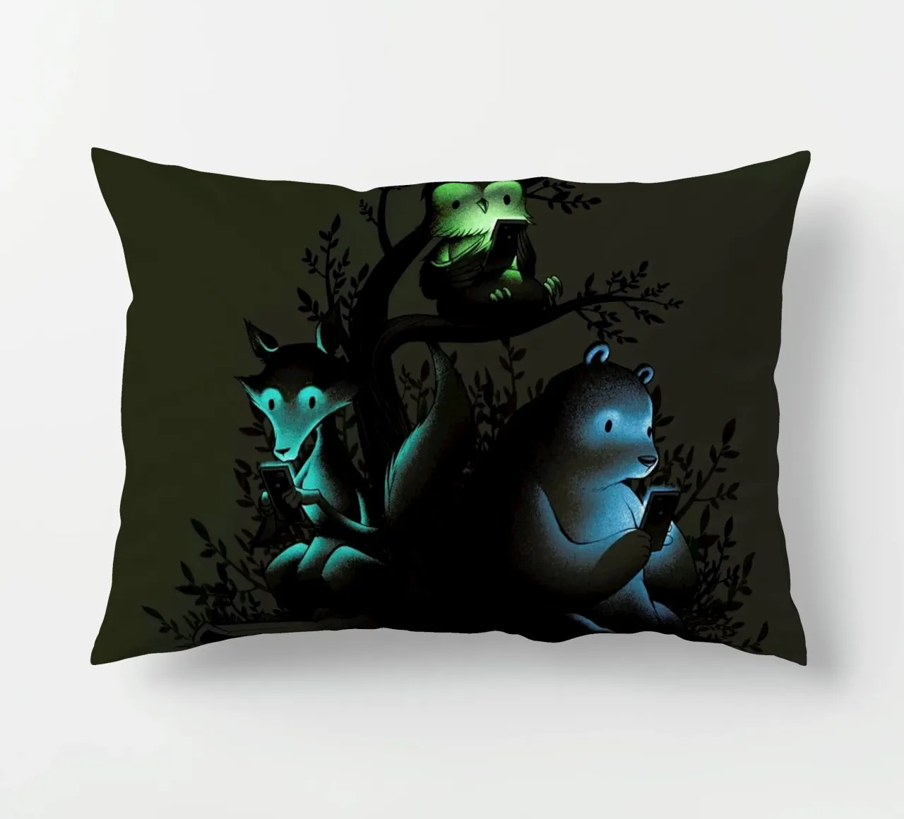 Connecting With The Forest Animals Using Phones cuscino da Tobe Fonseca