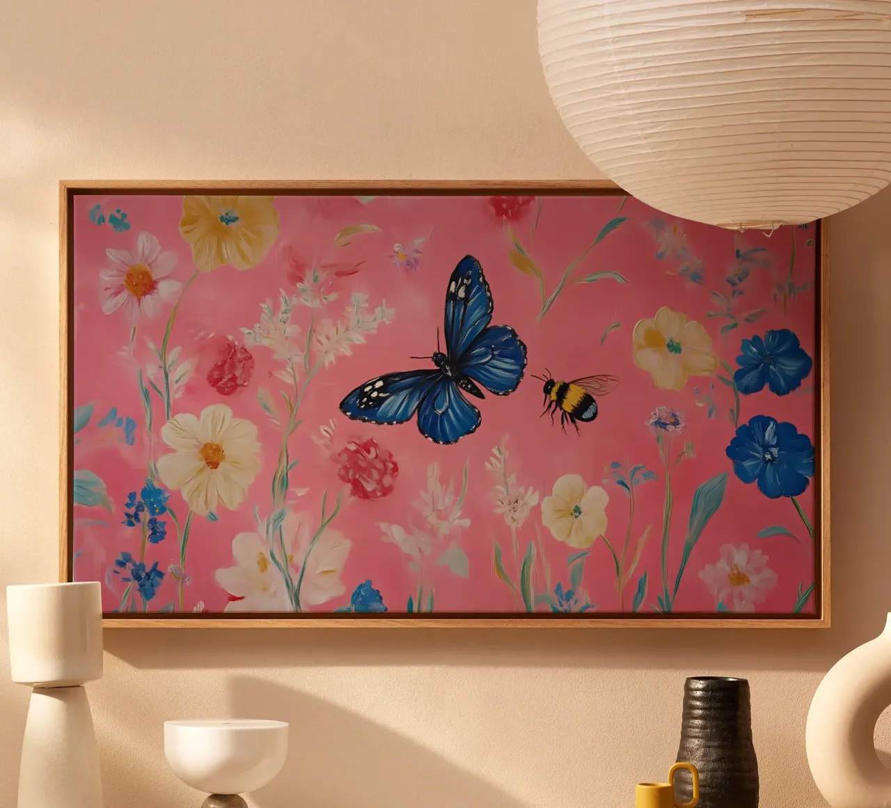 Farfalla e calabrone blu - Arte floreale del giardino rosa tela con Cornice a cassetta da ClubArt