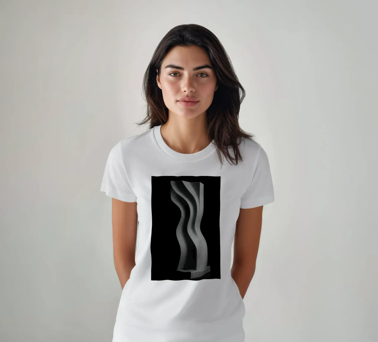 Scultura verticale - Vibrazioni geometriche t-shirt da Black & White