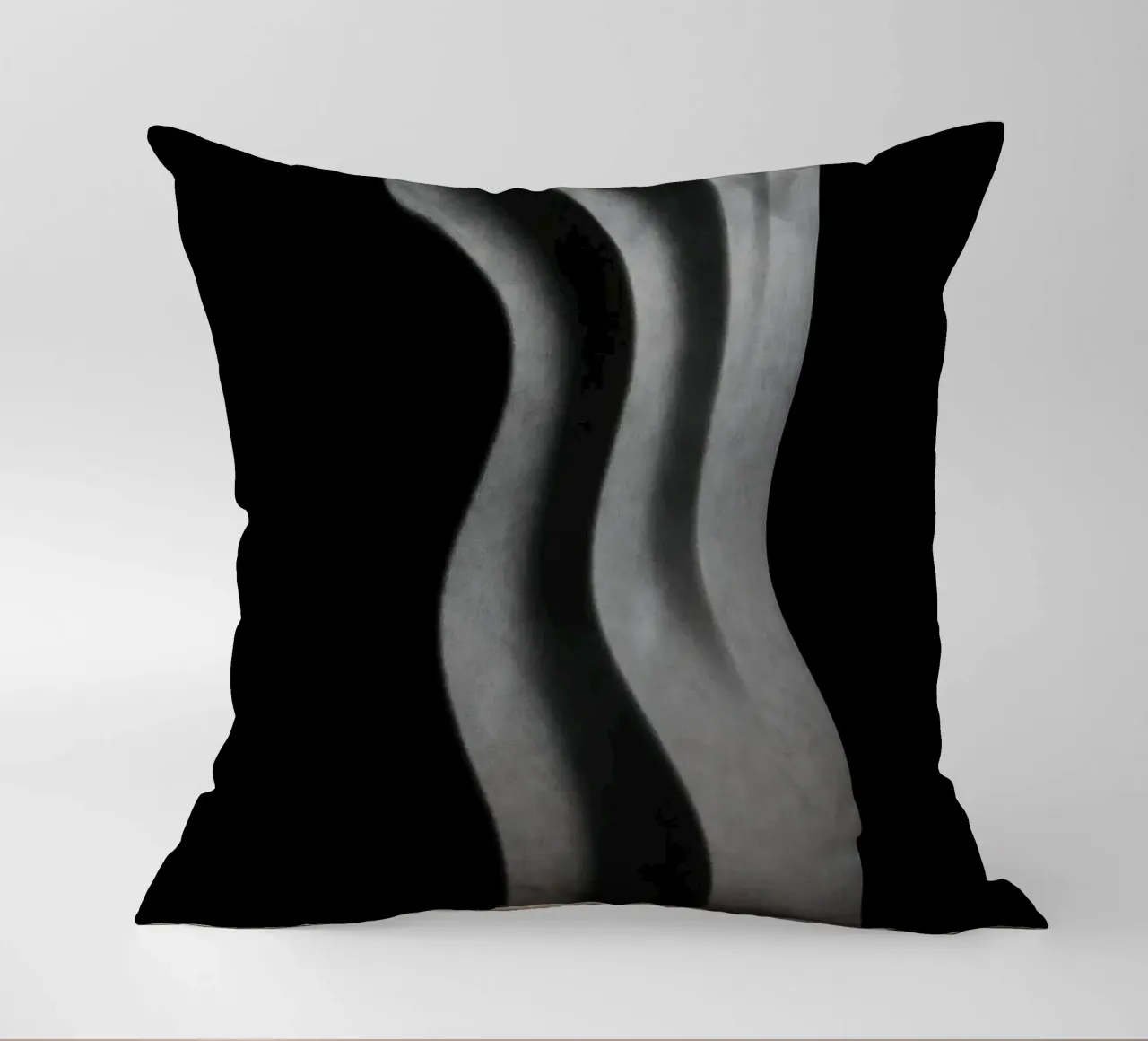 Scultura verticale - Vibrazioni geometriche cuscino da Black & White