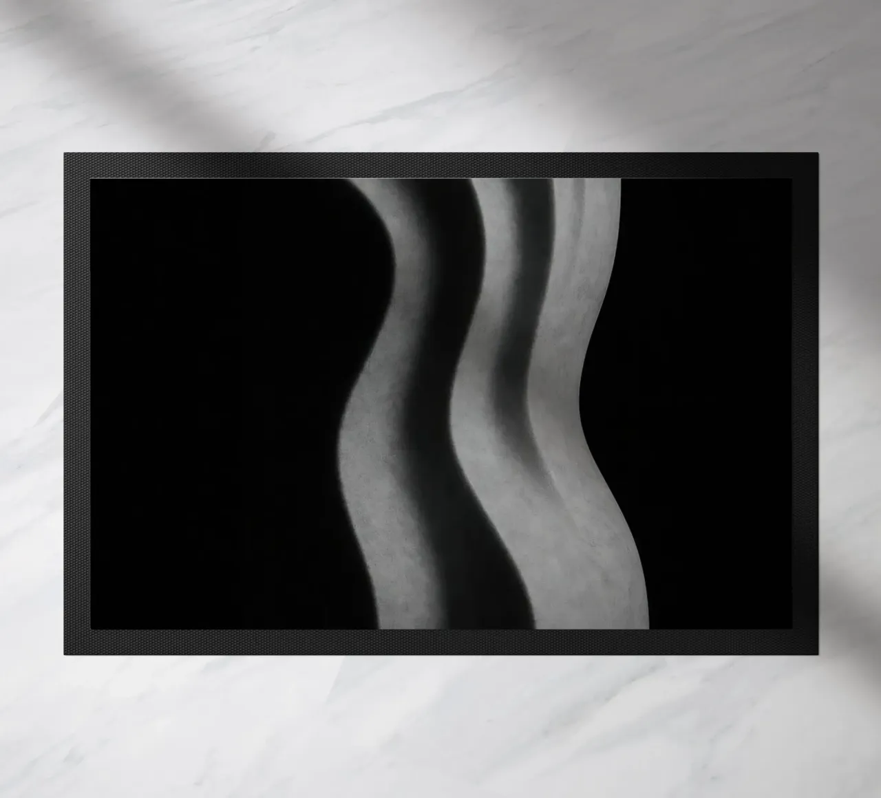 Scultura verticale - Vibrazioni geometriche zerbino da Black & White