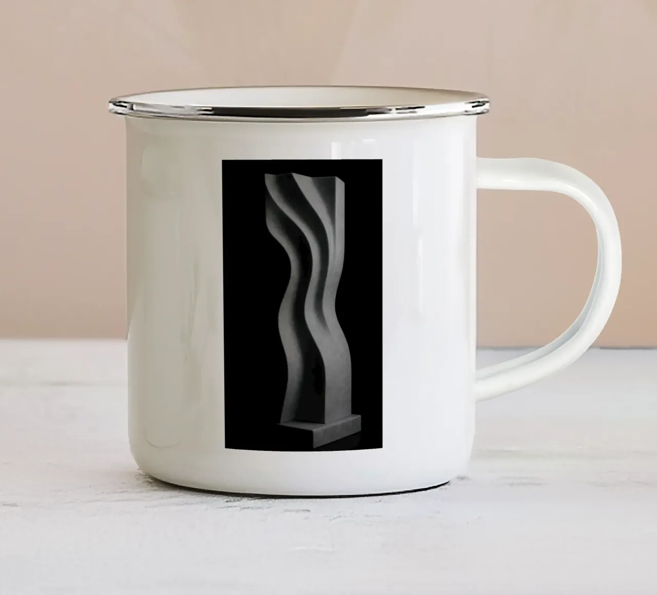 Scultura verticale - Vibrazioni geometriche tazza in smalto da Black & White
