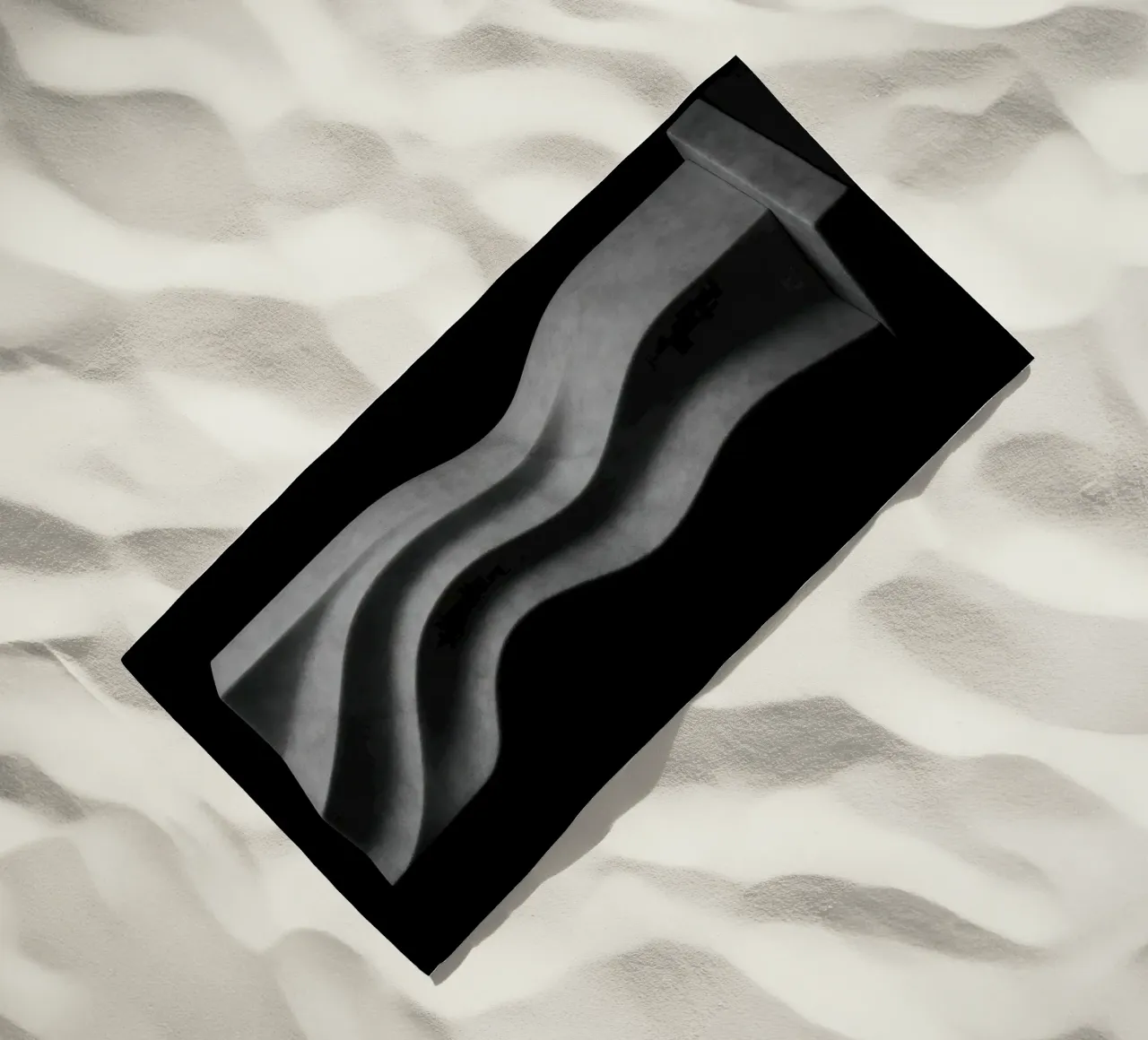 Scultura verticale - Vibrazioni geometriche telo mare da Black & White