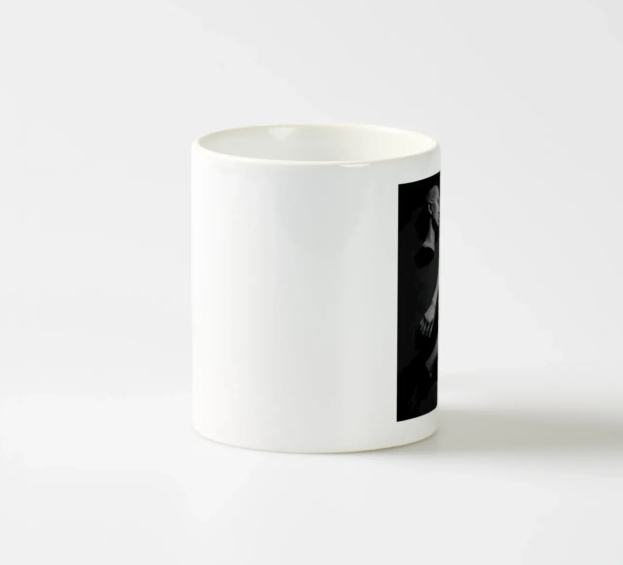Fragmente einer Anatomie - Poetik des gebrochenen Körpers Keramik Tasse von Black & White