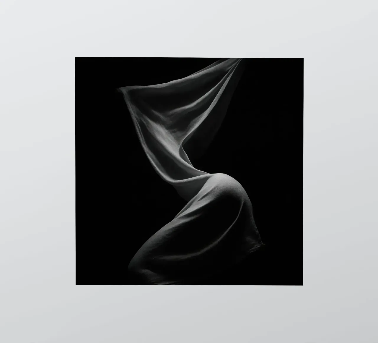 Danse du drapé - Tessuto sospeso adesivo da Black & White