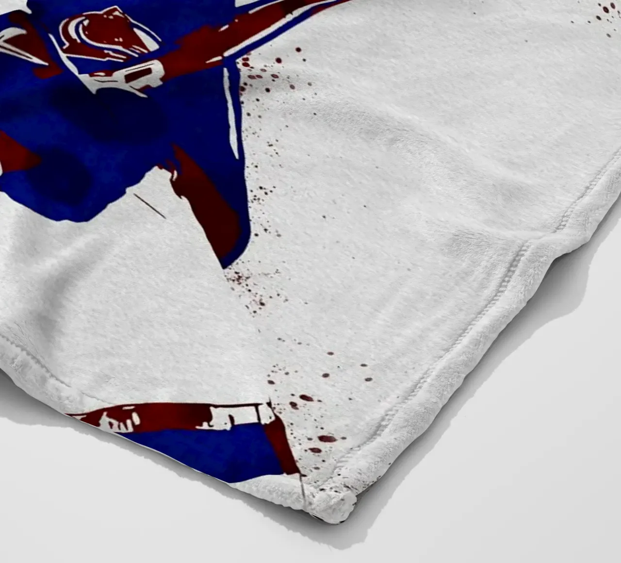 Cale Makar coperta in pile da tenten