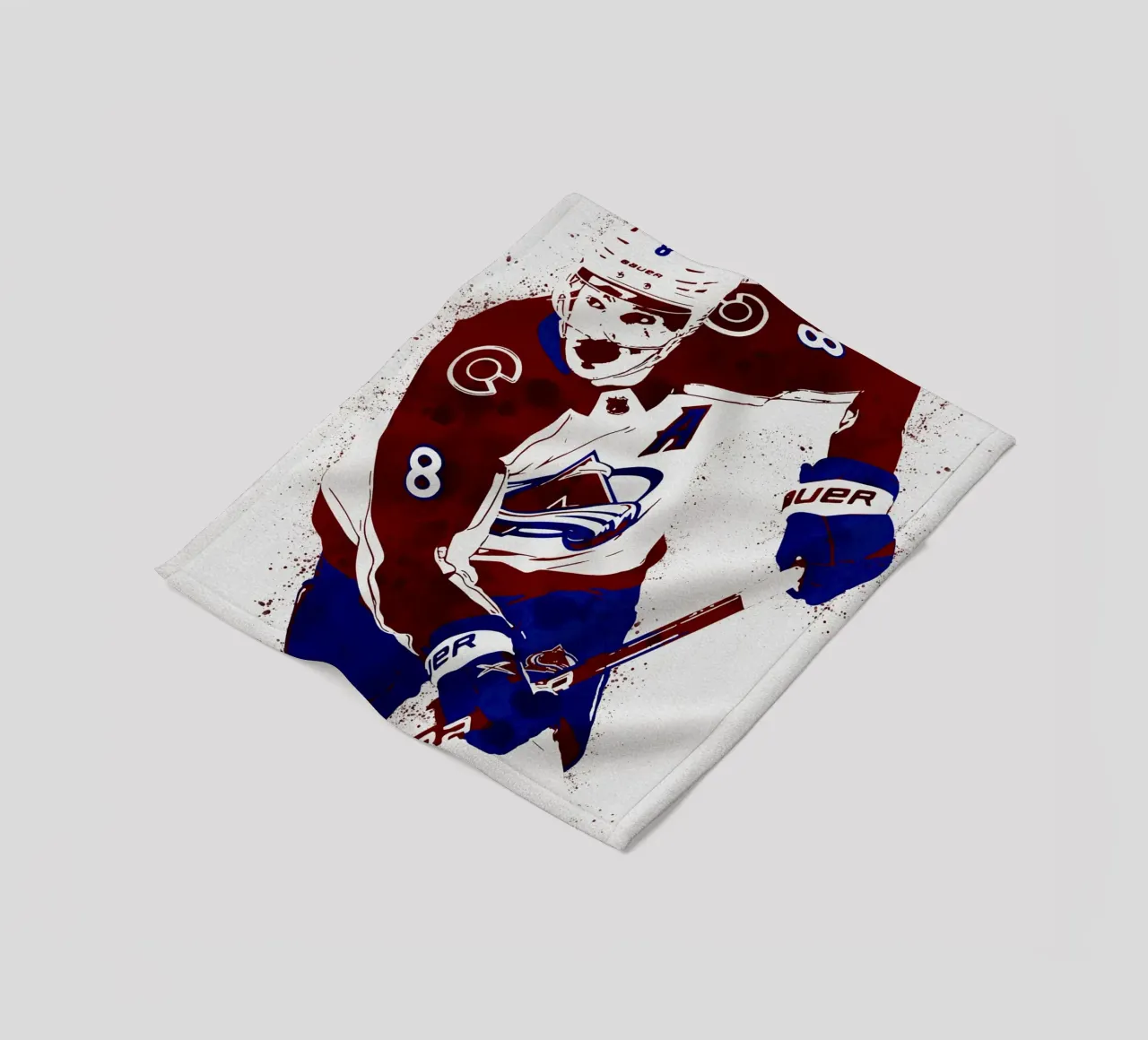 Cale Makar coperta in pile da tenten