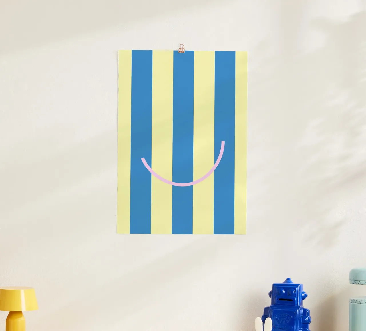 smiley. (stay positive, everything will be fine:) poster con telaio in alluminio da FRICKE DESIGN