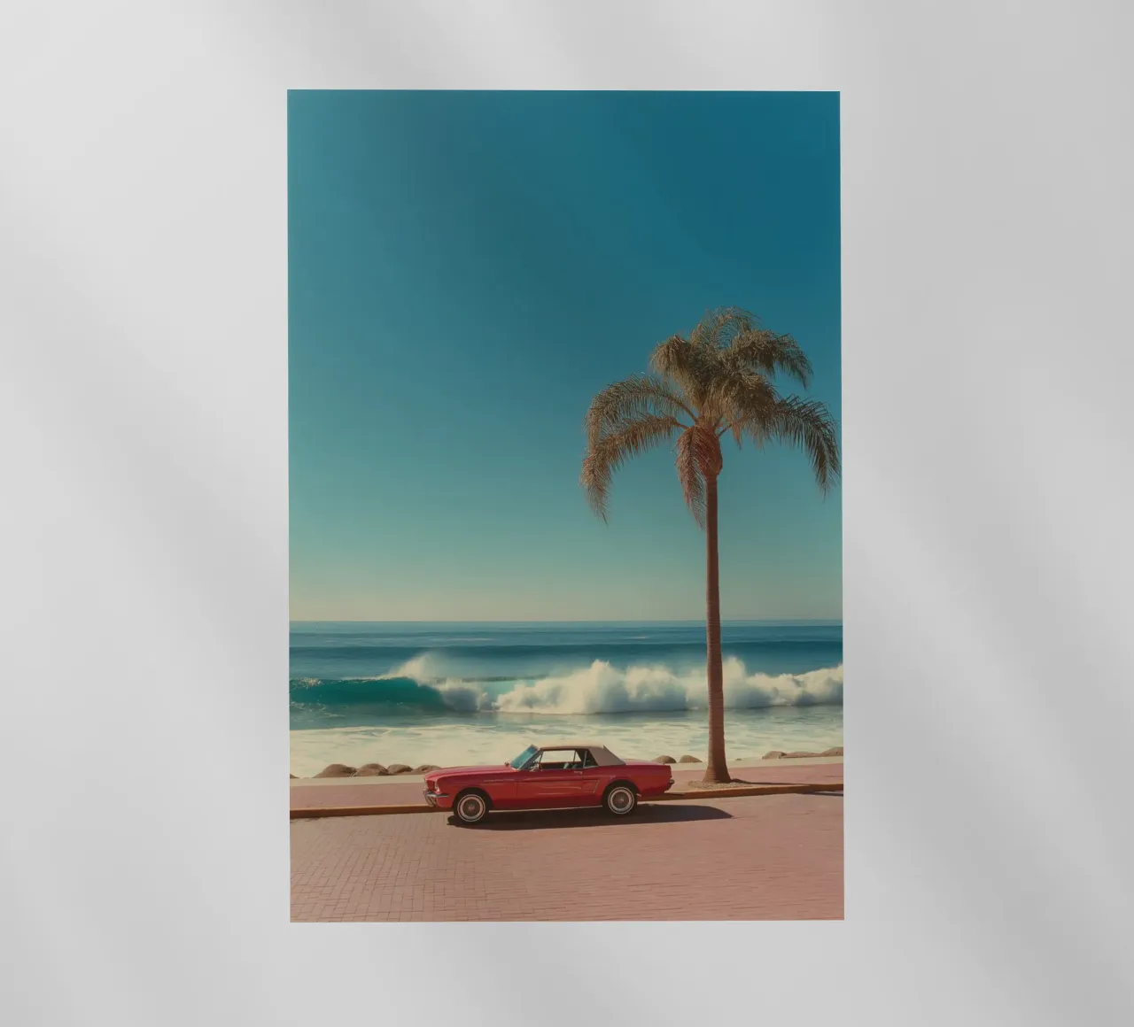 Scena di spiaggia con auto rossa e palma pellicola backlit da Indigo Tides Art