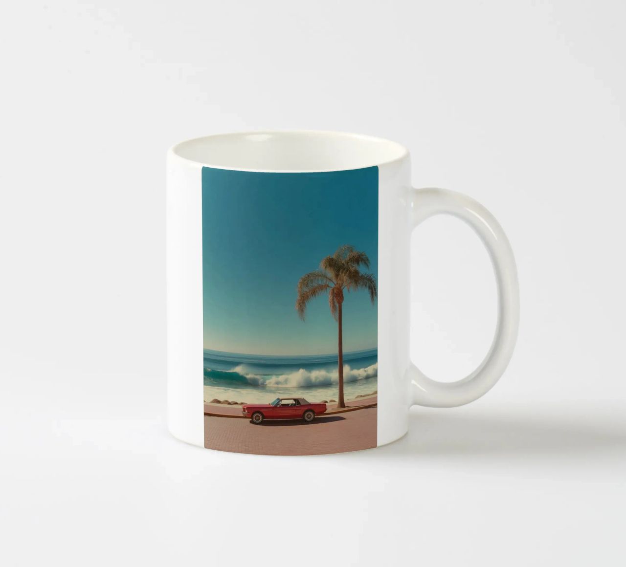 Scena di spiaggia con auto rossa e palma tazza in ceramica da Indigo Tides Art