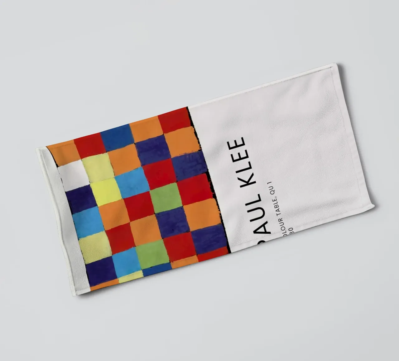 Klee - Colour Table, Qu 1 asciugamano da bagno da Vintage by JUNIQE