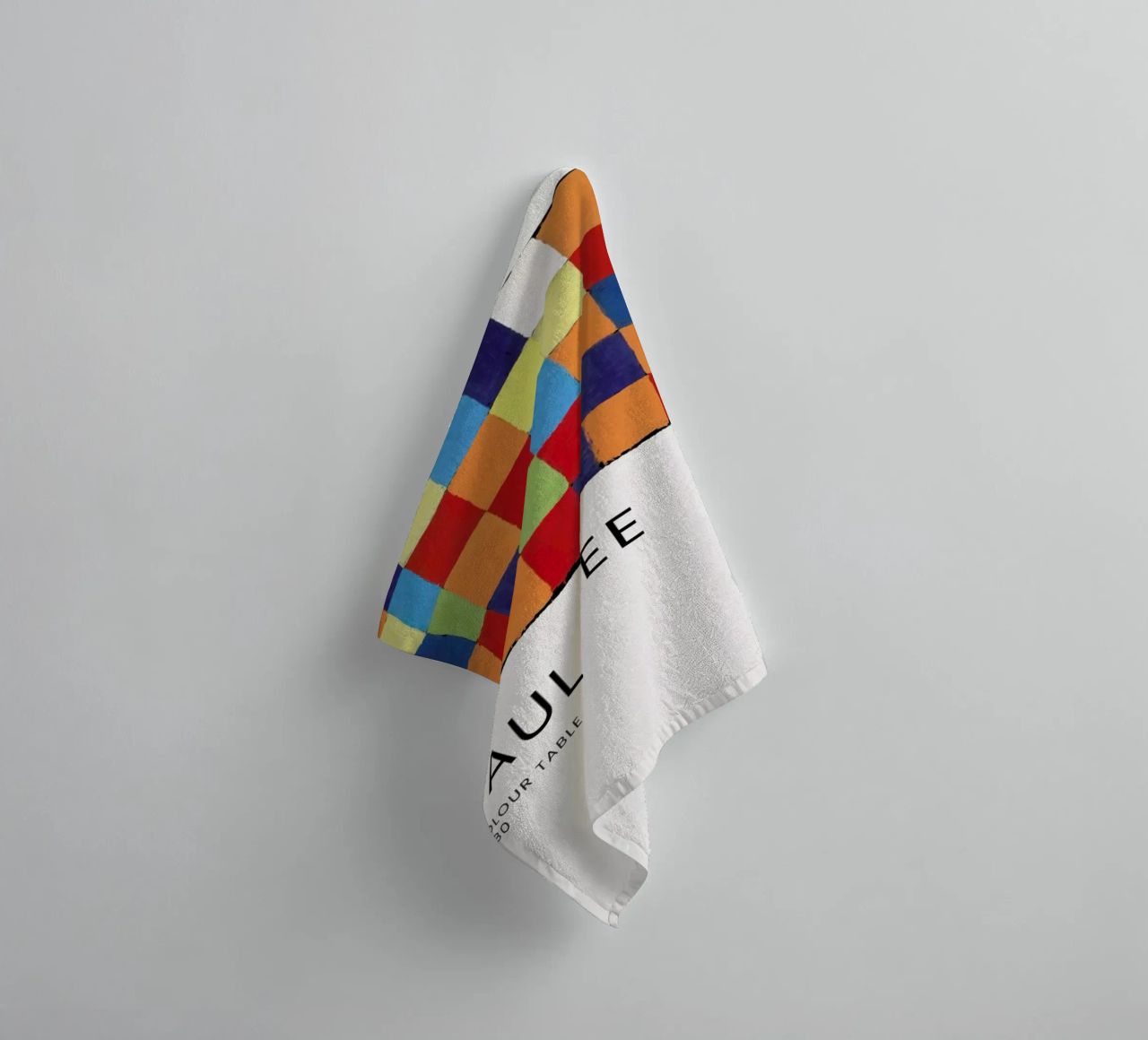 Klee - Colour Table, Qu 1 asciugamano da bagno da Vintage by JUNIQE