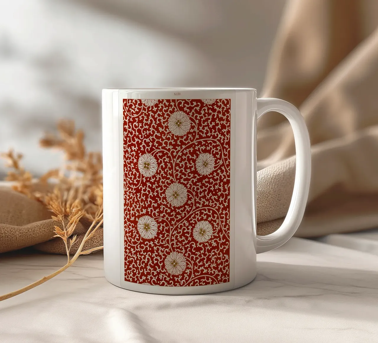 Vintage rood bloempatroon - ingewikkeld Chinees ontwerp keramische mok van ClubArt