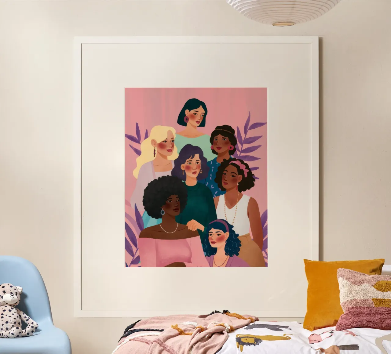 La folla dei sorrisi della sorellanza poster con telaio in legno da Arcane Shade