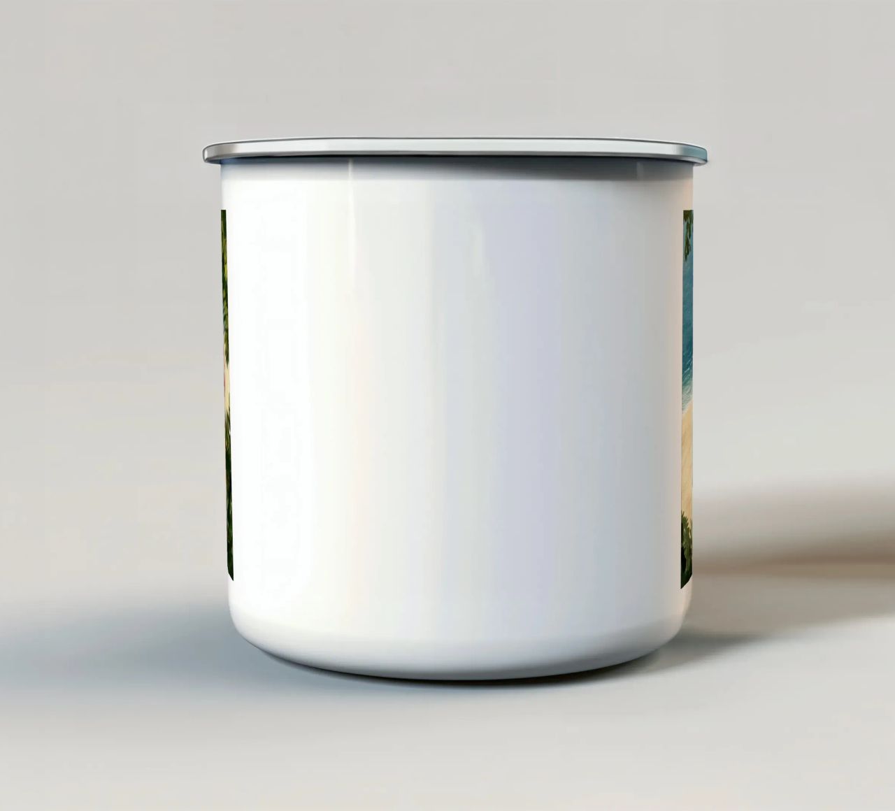 Spiaggia tranquilla tazza in smalto da Curious Canvas