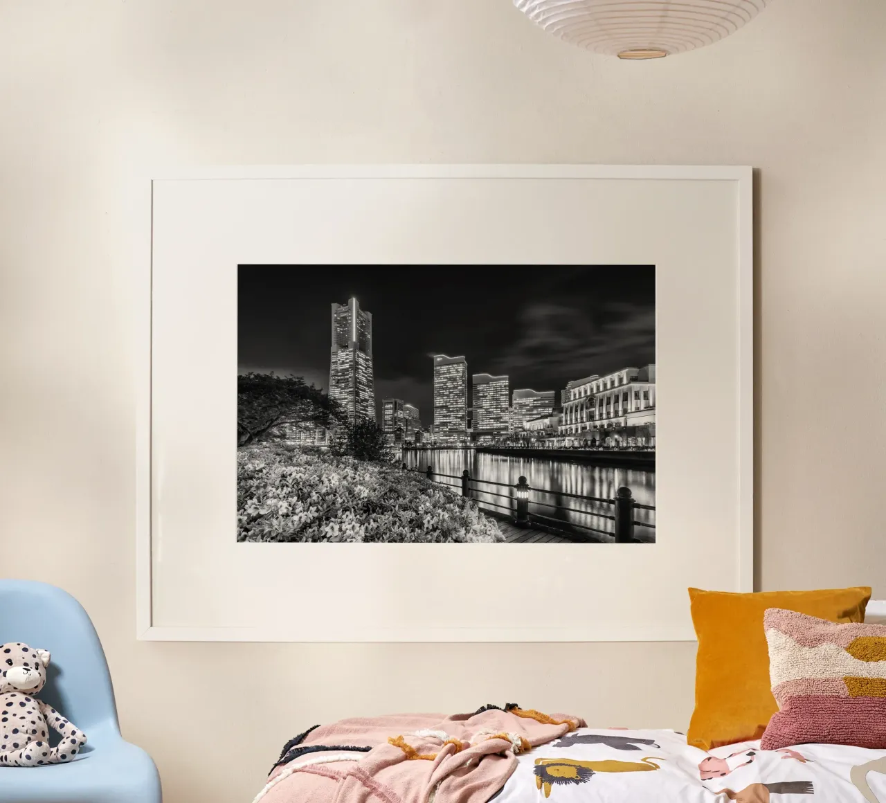 Idilliaco skyline di Yokohama di notte | monocromatico poster con telaio in alluminio da Melanie Viola