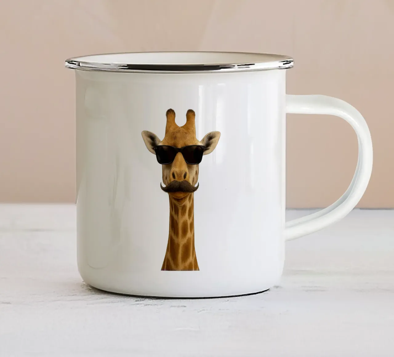Giraffa Cool - Atteggiamento con altitudine tazza in smalto da So Cute Land - Affiches et posters