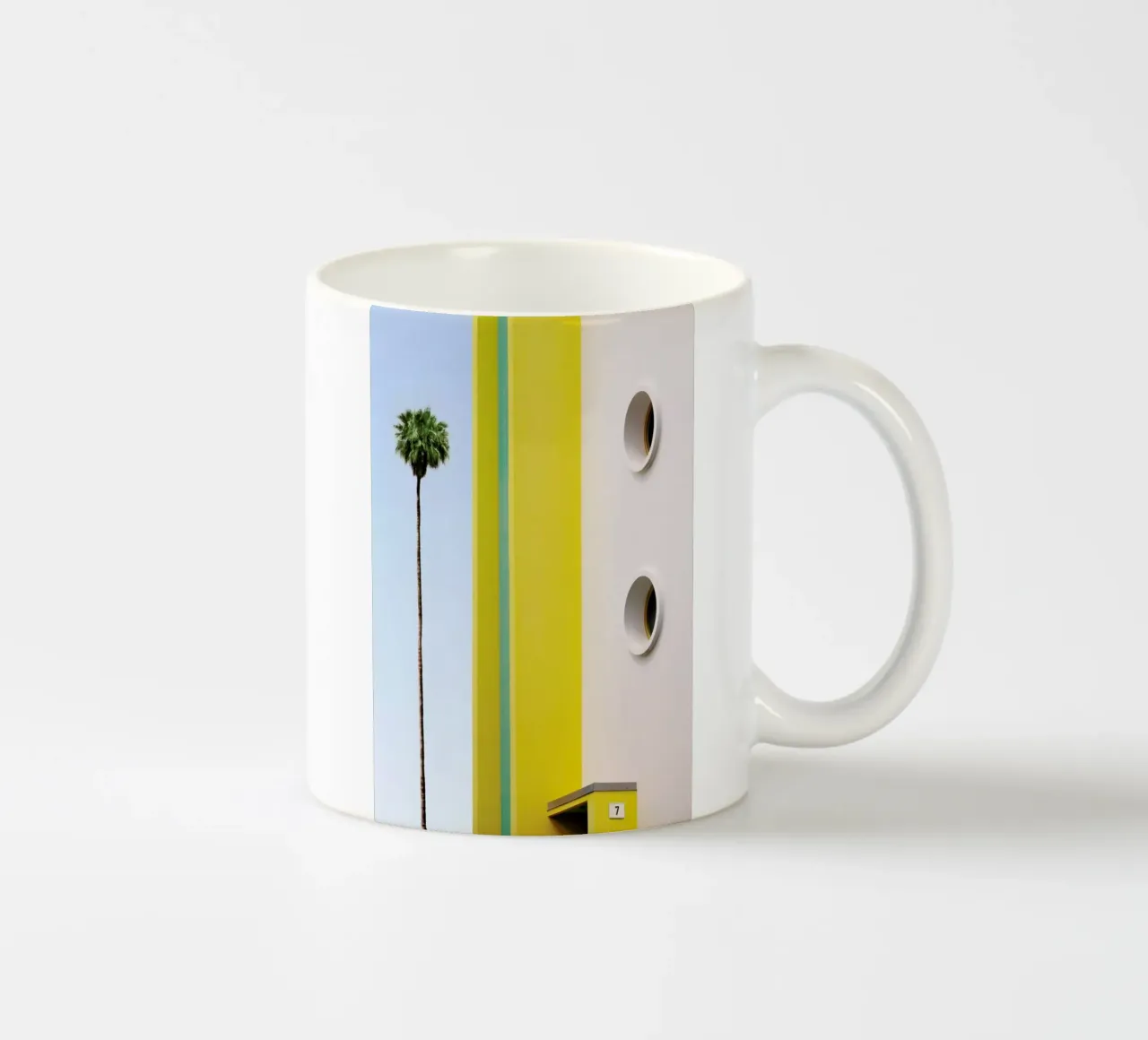 Number 7 tazza in ceramica da Rupert Höller