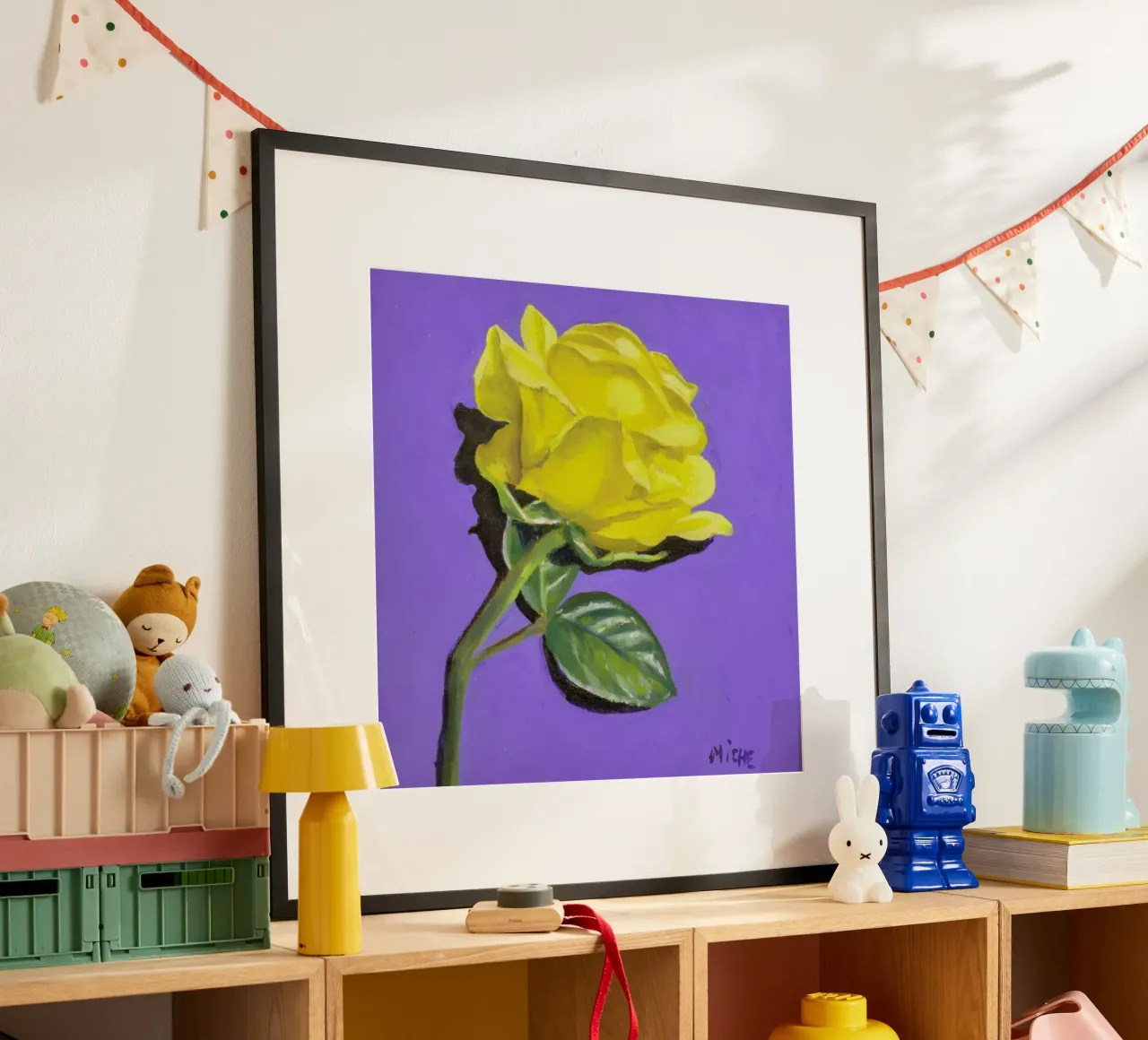 Yellow Rose poster con telaio in legno da Miche Watkins