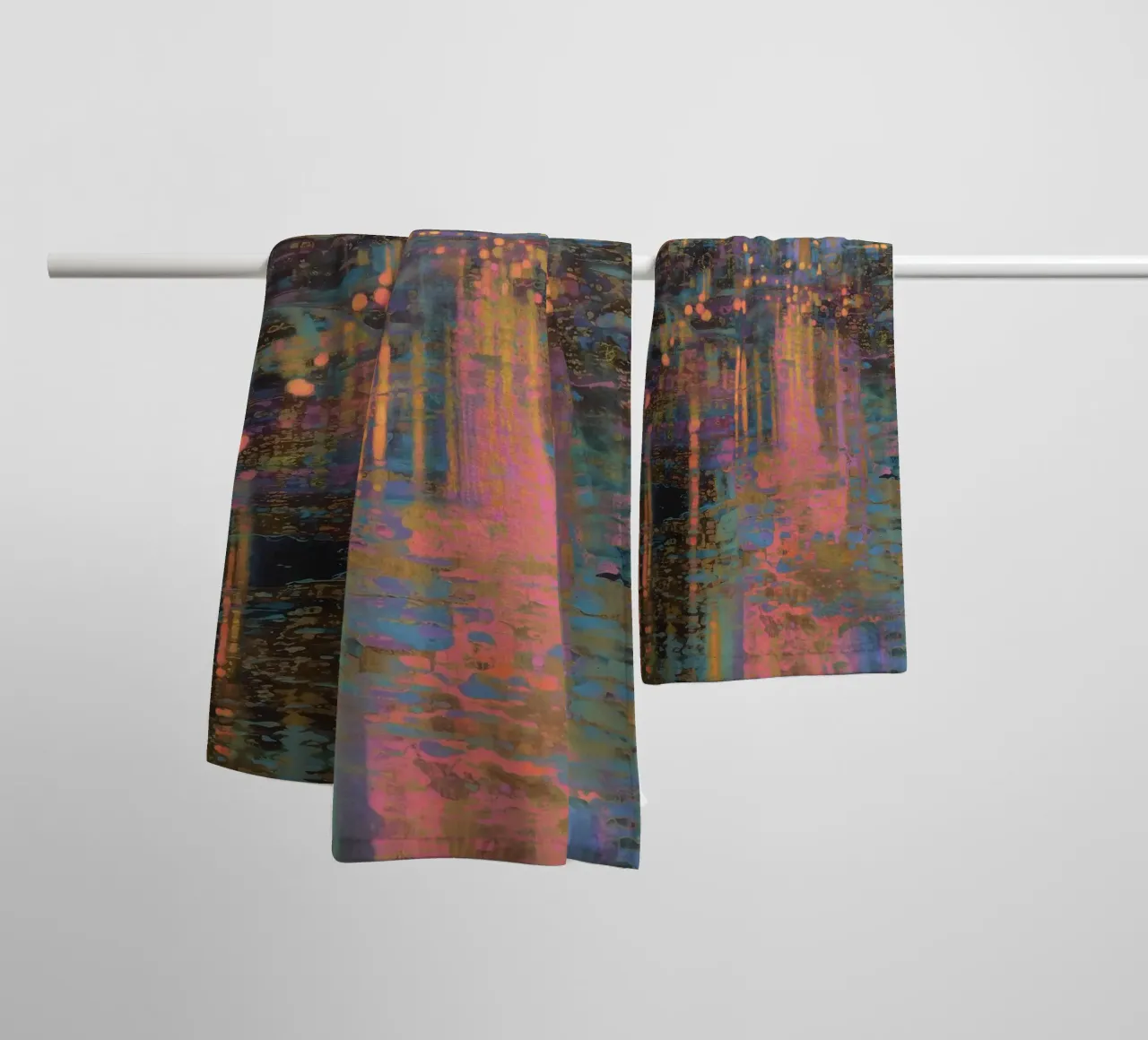 Abstracte symfonie van licht badhanddoek van Carinaprint