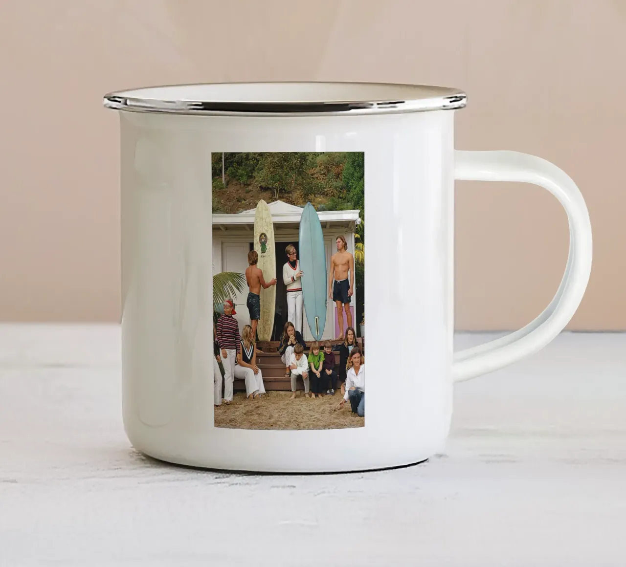 Surfisti di Laguna Beach - Slim Aarons tazza in smalto da Chrisvintage