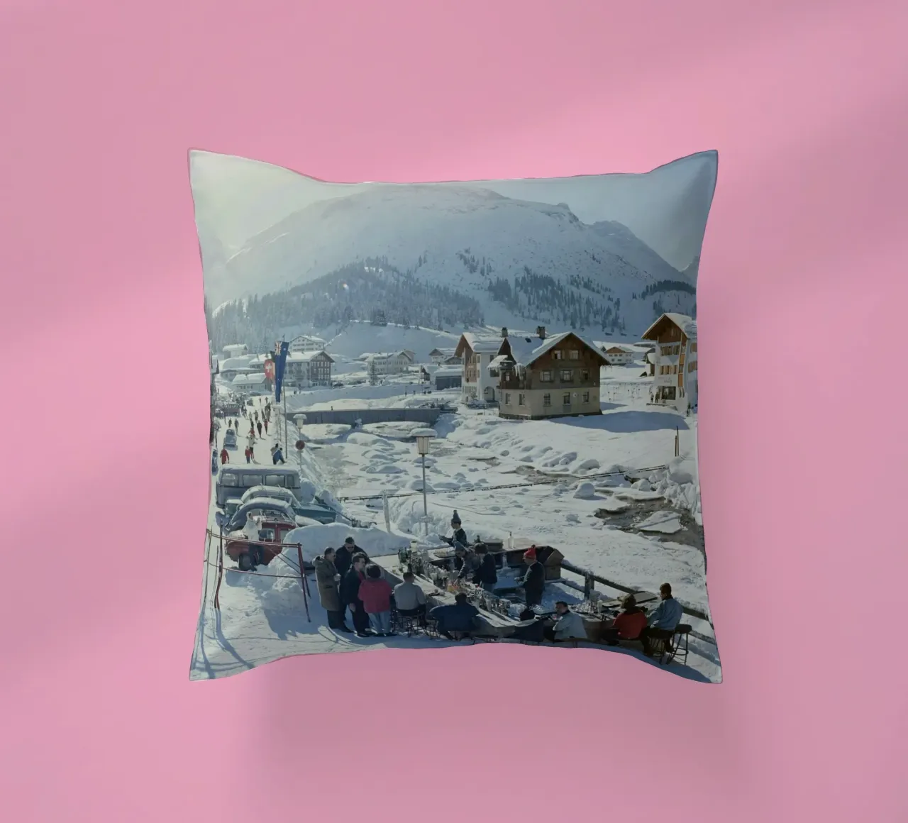 Lech Ice Bar Slim Aarons cuscino da Chrisvintage