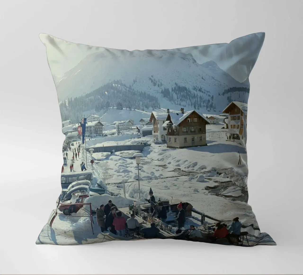 Lech Ice Bar Slim Aarons cuscino da Chrisvintage