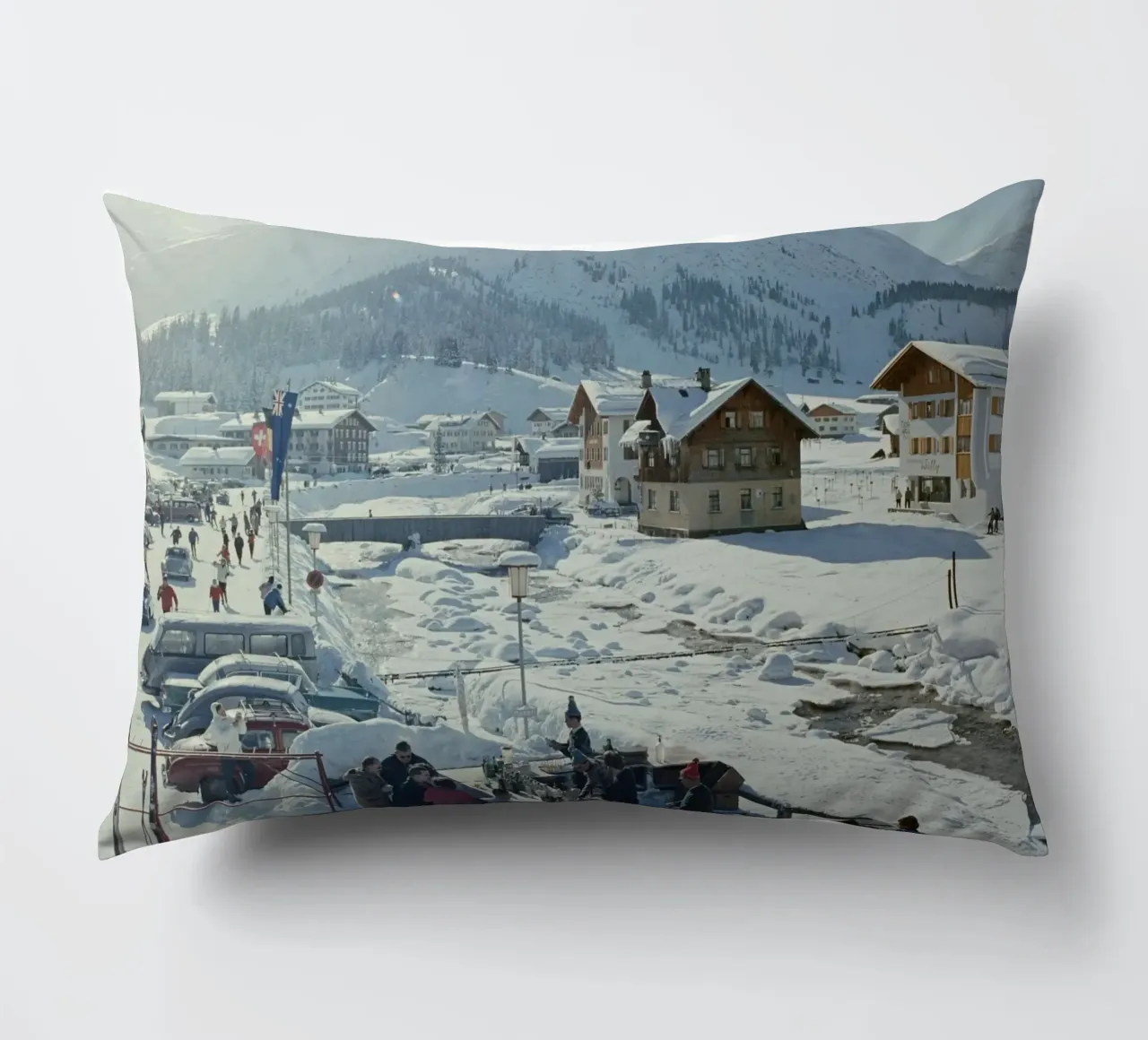 Lech Ice Bar Slim Aarons cuscino da Chrisvintage