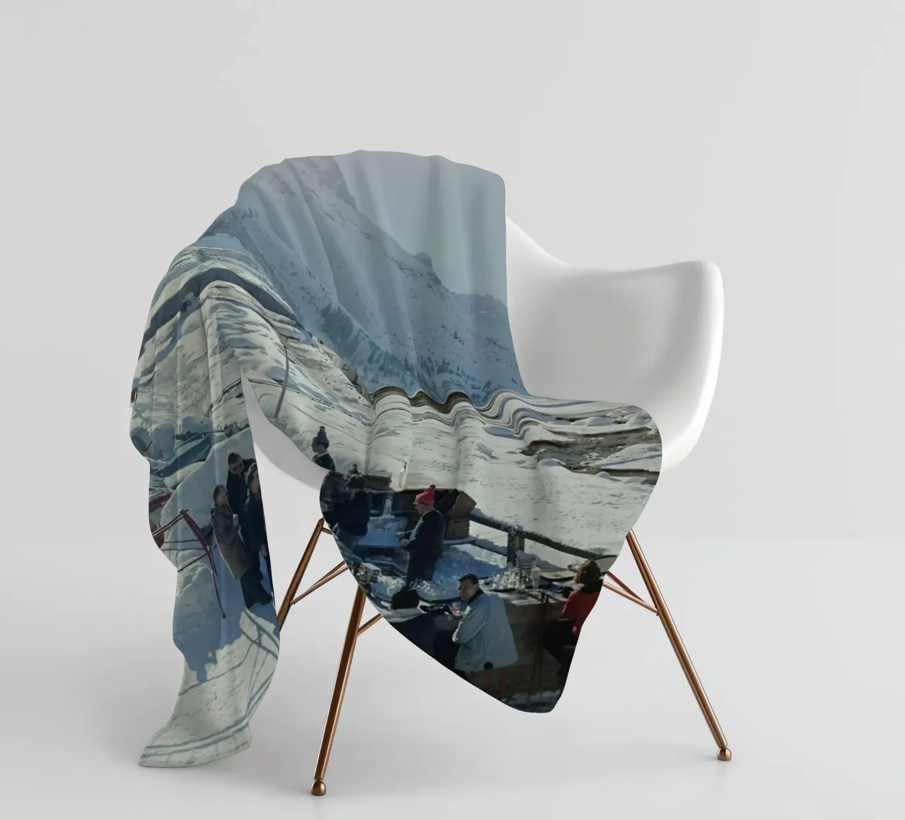 Lech Ice Bar Slim Aarons coperta in pile da Chrisvintage