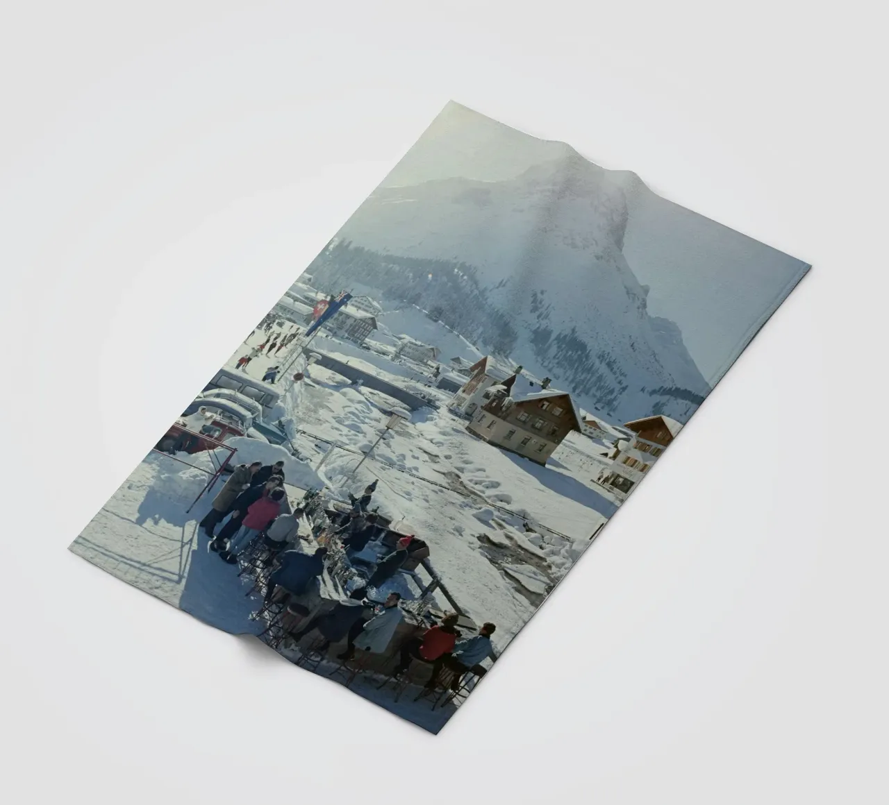 Lech Ice Bar Slim Aarons coperta in pile da Chrisvintage