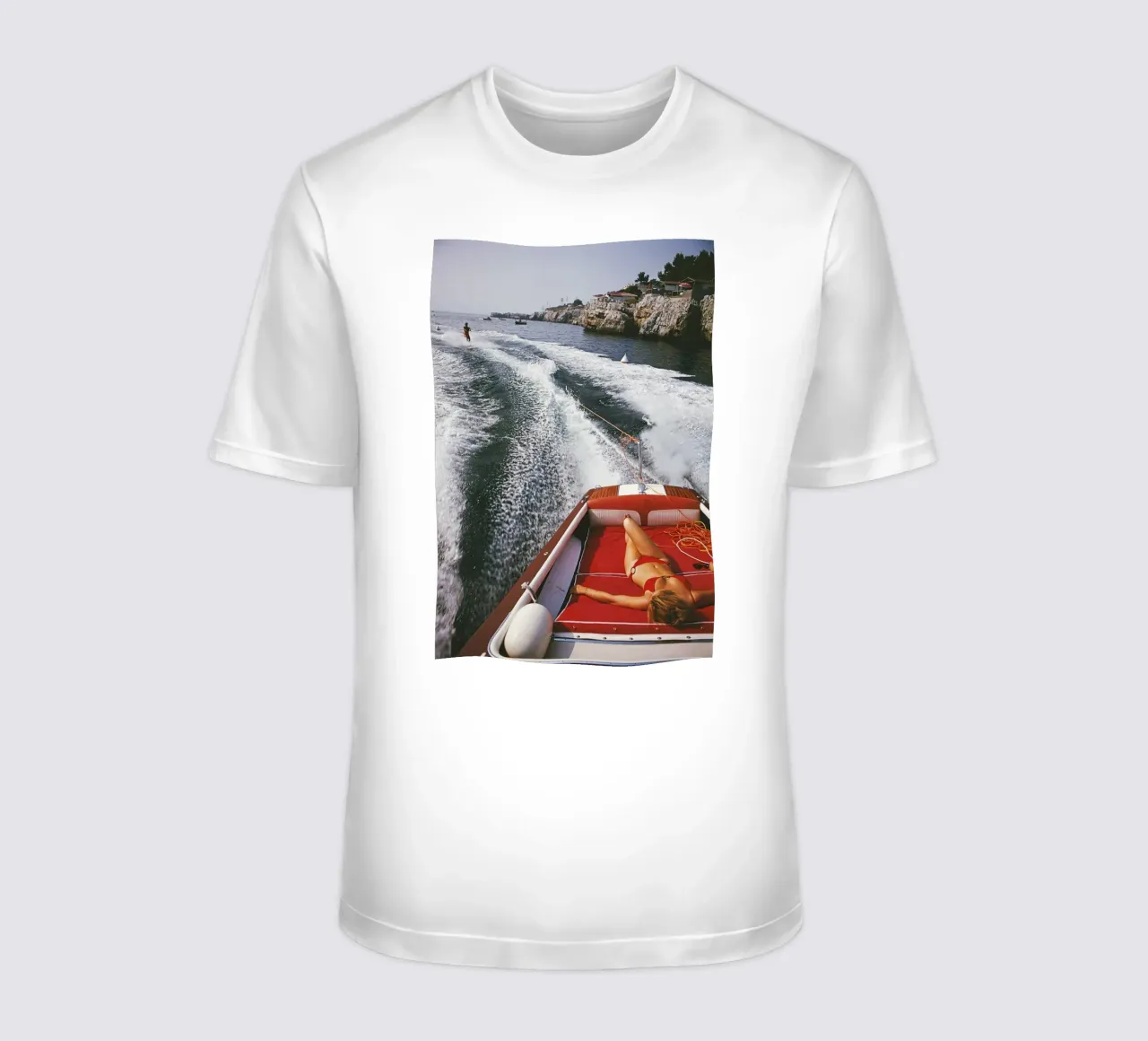 Vrouw slaapt op de boot - Slim Aarons t-shirt van Chrisvintage
