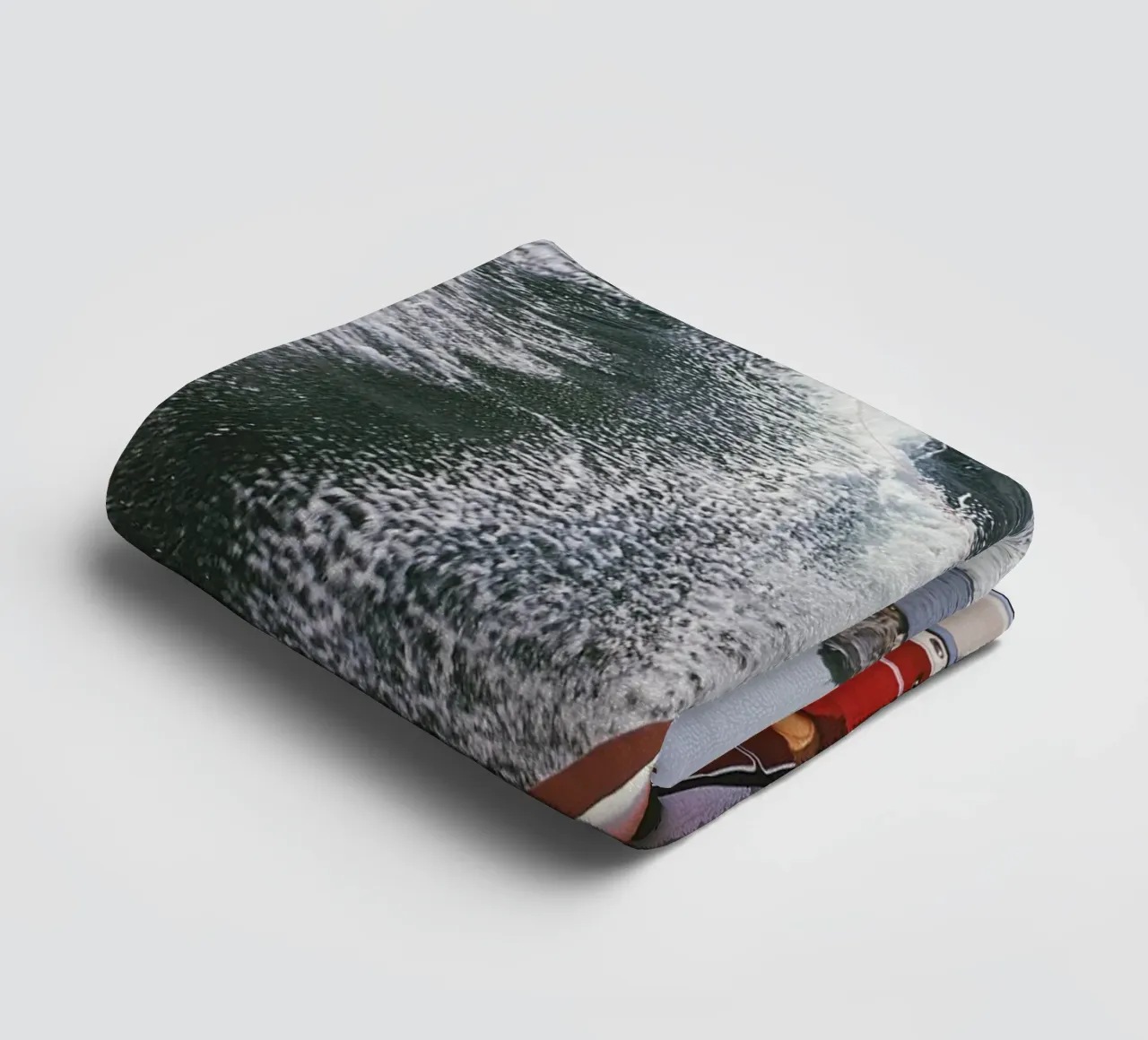 Vrouw slaapt op de boot - Slim Aarons badhanddoek van Chrisvintage