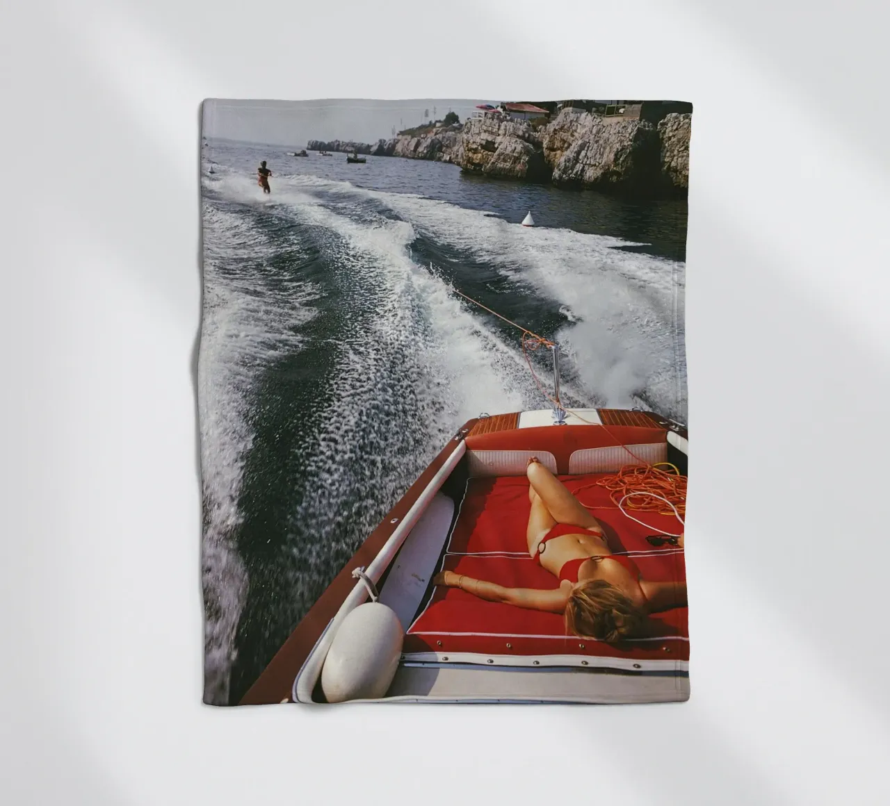 Vrouw slaapt op de boot - Slim Aarons fleecedeken van Chrisvintage