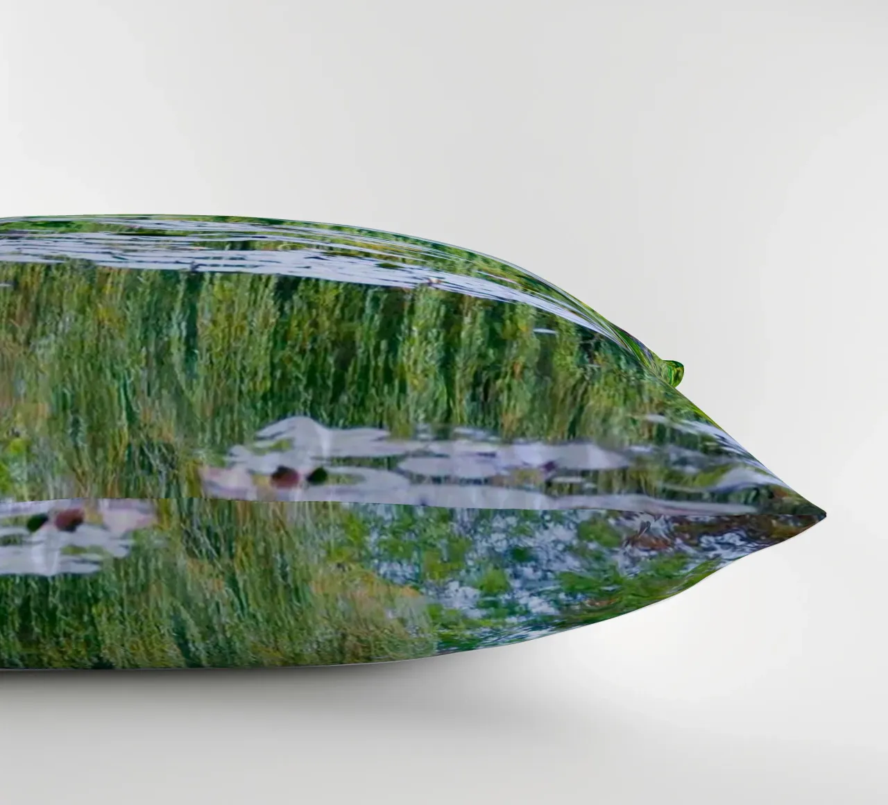 ninfee in una palude chiara claude monet cuscino da belong shop