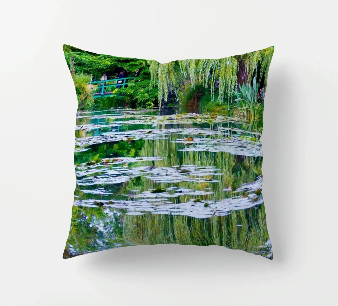 ninfee in una palude chiara claude monet cuscino da belong shop