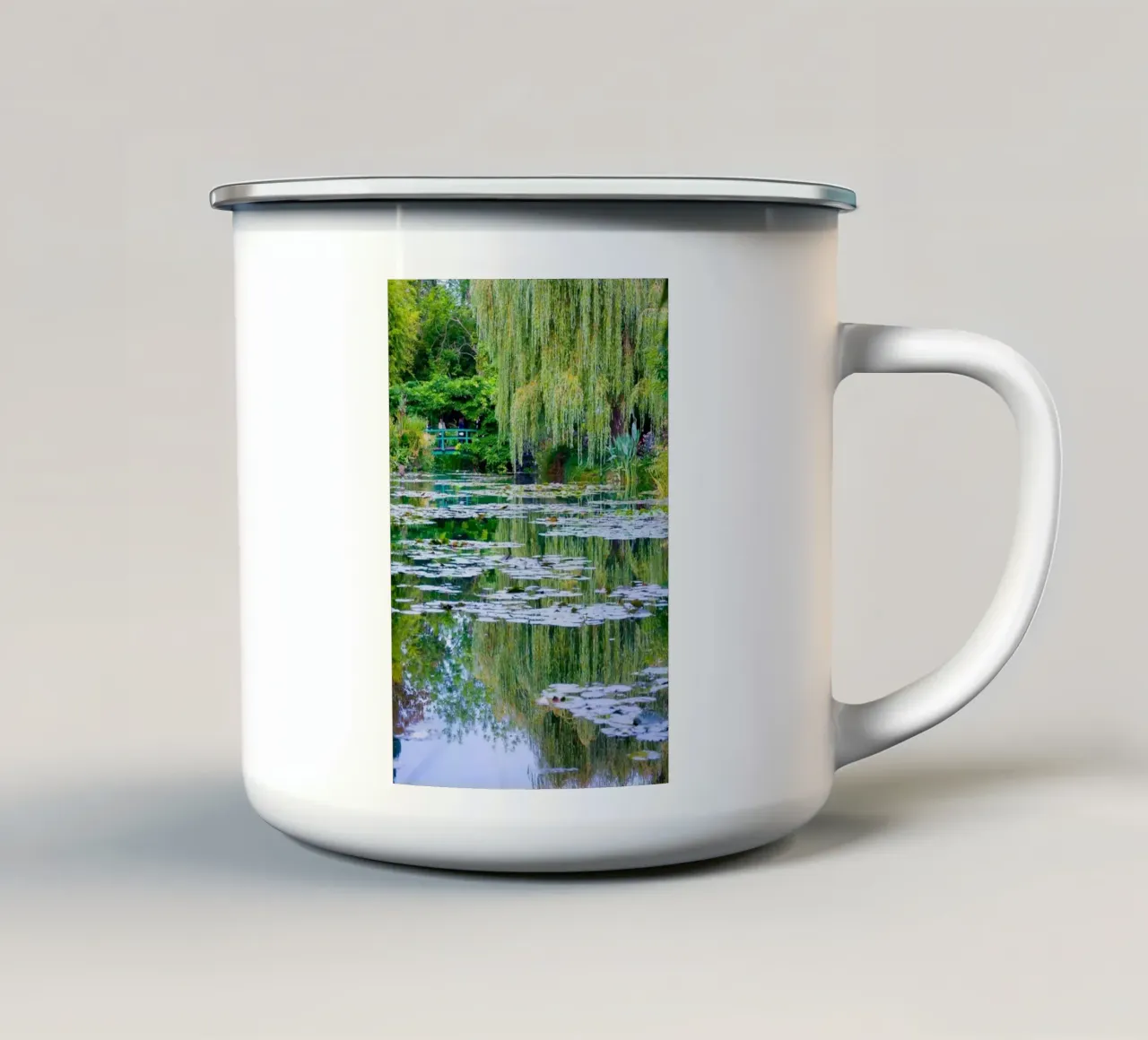 ninfee in una palude chiara claude monet tazza in smalto da belong shop