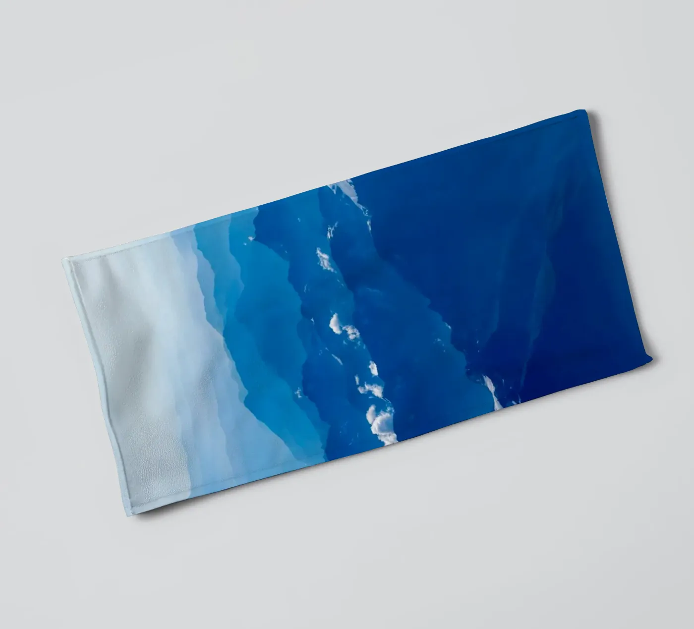 mountain waves badhanddoek van Bleu