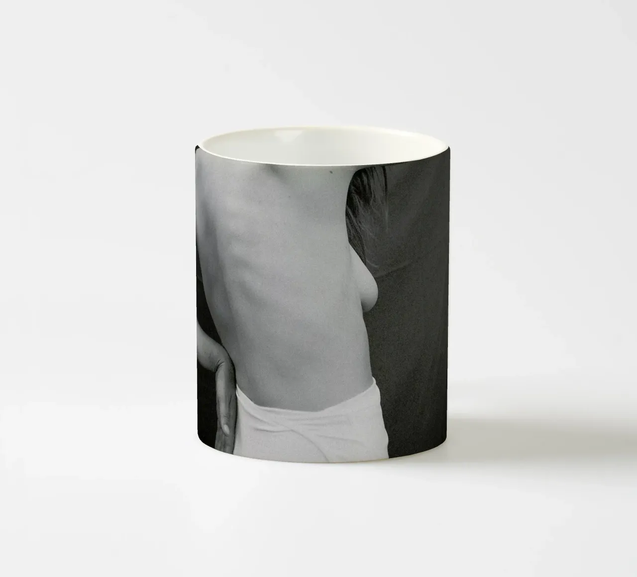 Paulita tazza in ceramica da Chris Abatzis