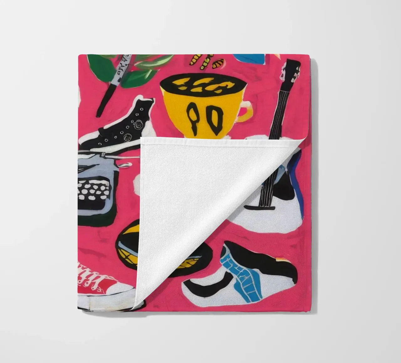 Launisches Chaos Strandtuch von Ebony Carpenter
