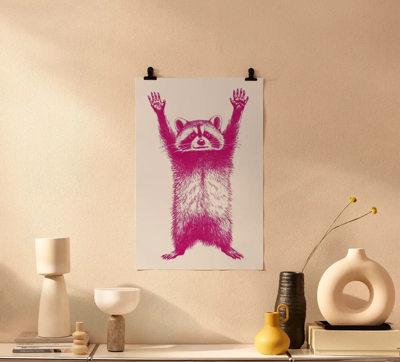 Waschbär mit erhobenen Händen poster da WILD ART