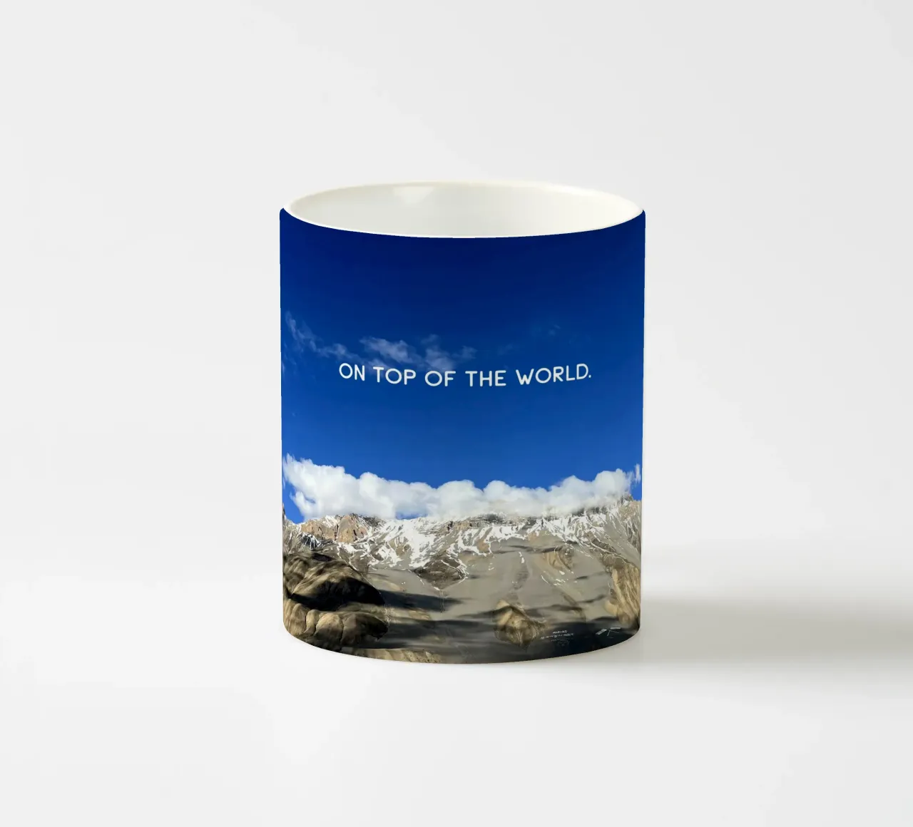 On top of the world. Himalayas tazza in ceramica da Happy 😃 Art 🎨 by Christine Schnoell