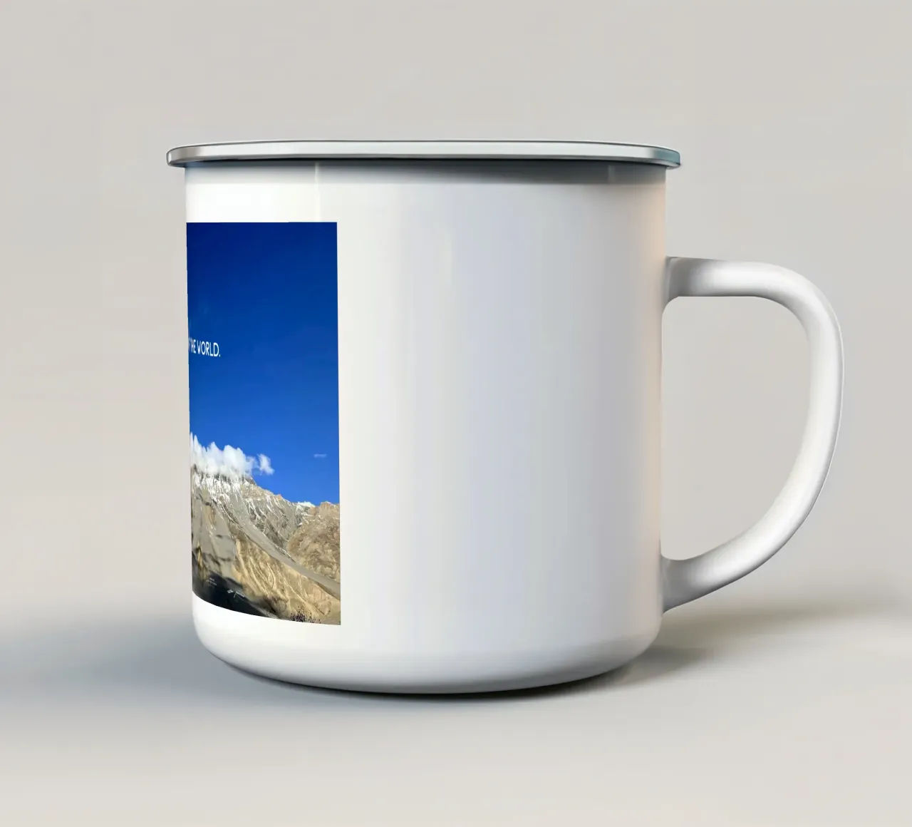 On top of the world. Himalayas tazza in smalto da Happy 😃 Art 🎨 by Christine Schnoell