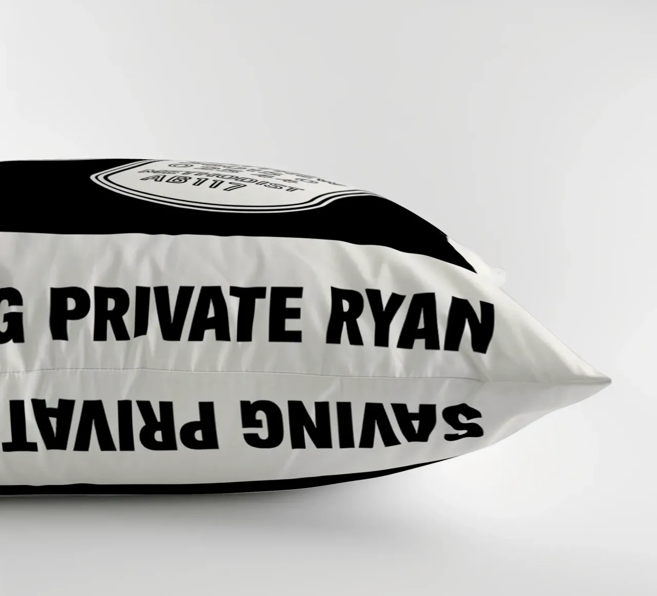 Saving Private Ryan Print Kissen von MoviesArt