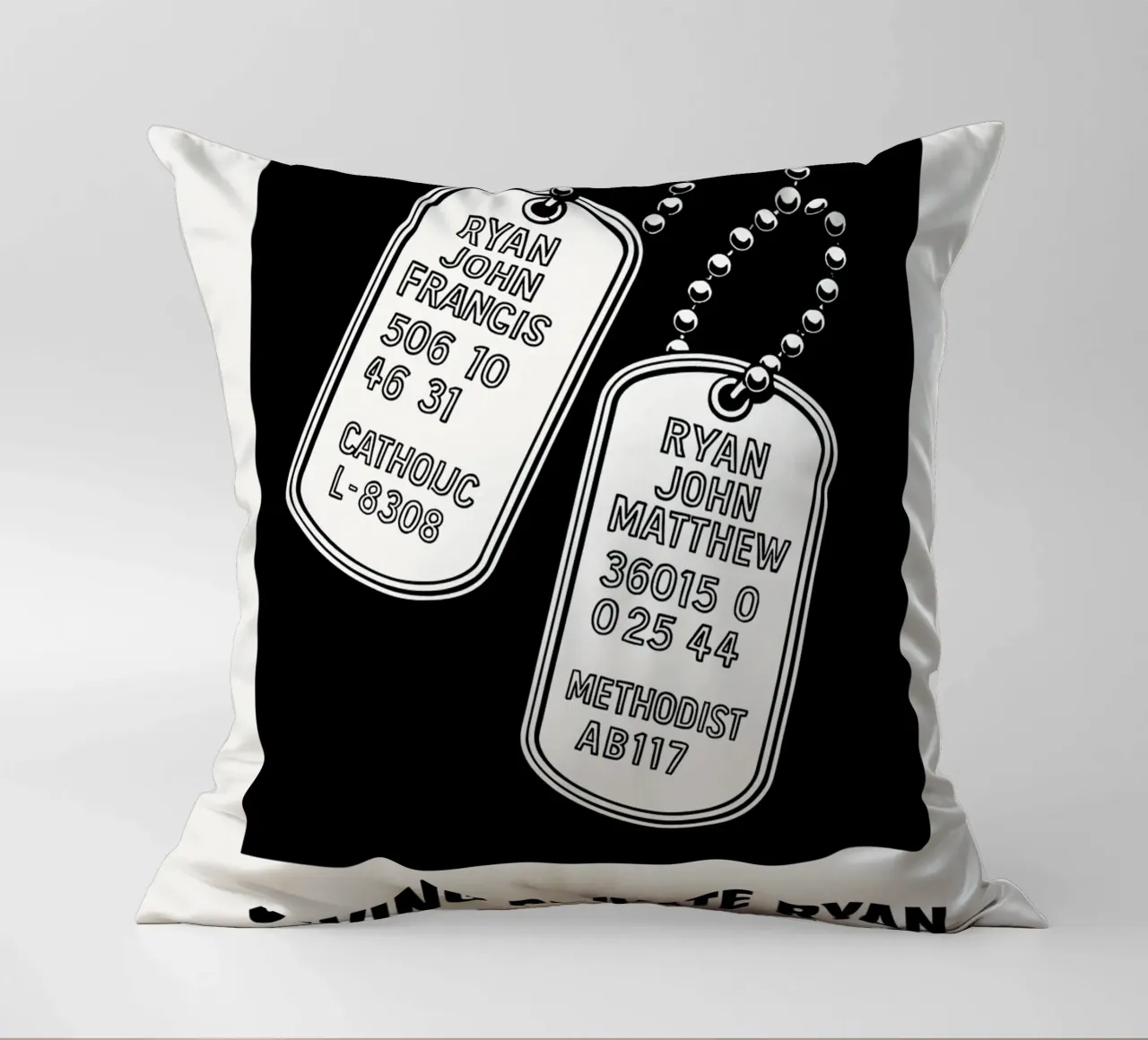 Saving Private Ryan Print Kissen von MoviesArt