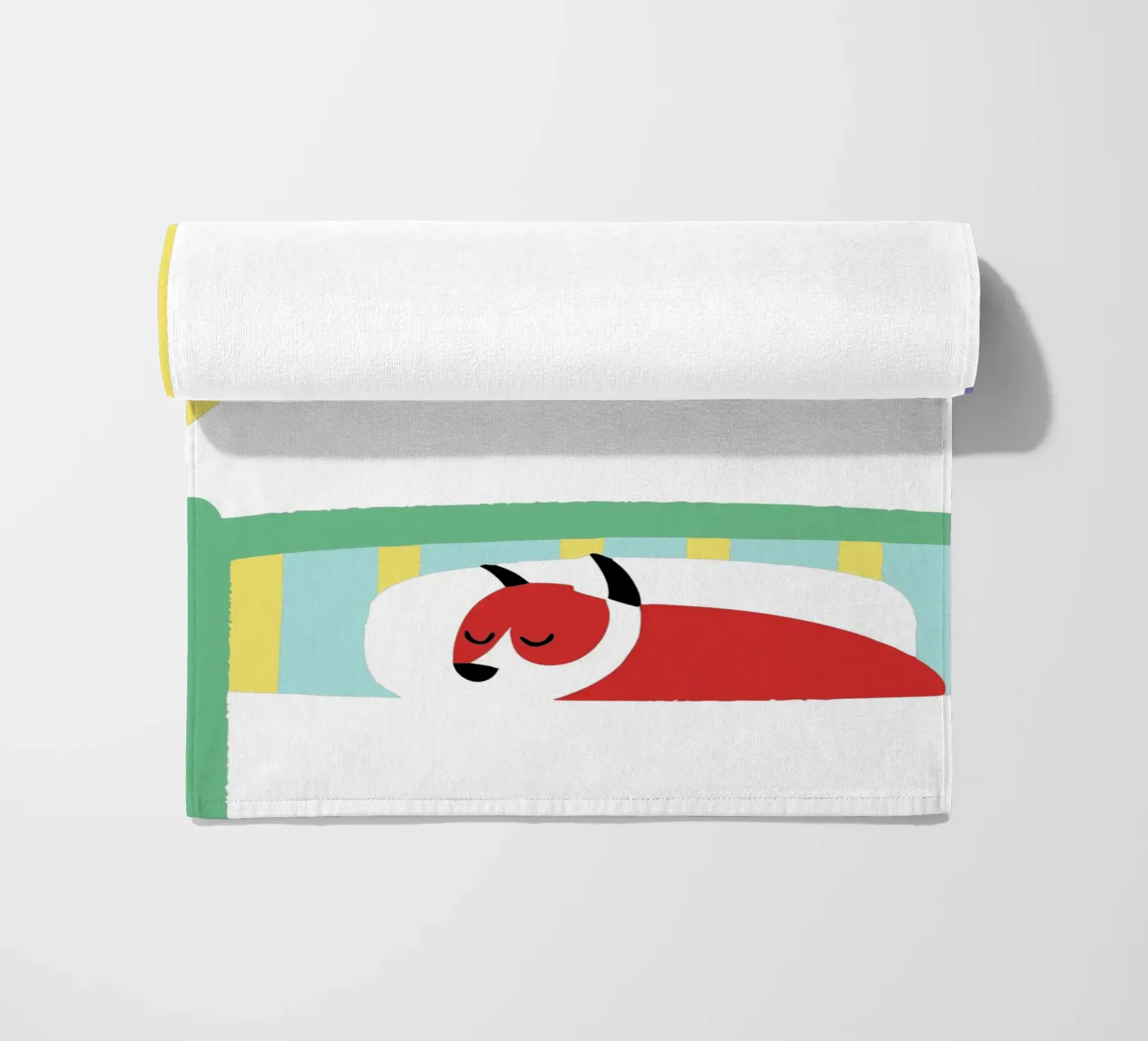 Schlafender Hund Strandtuch von TRENDY POSTER SHOP